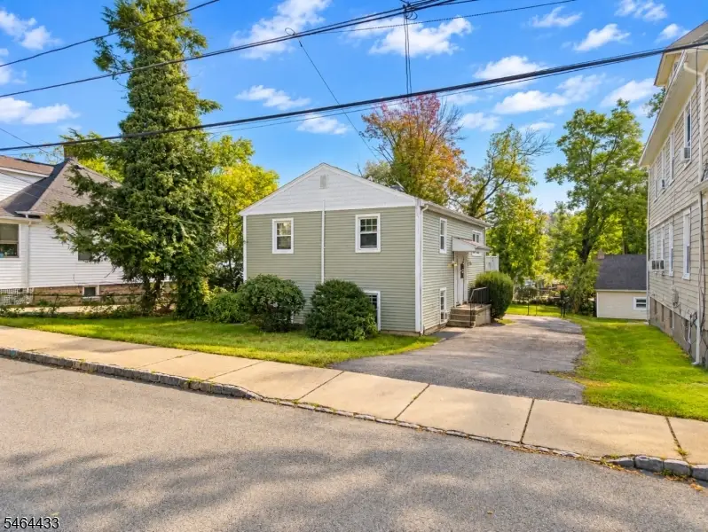 16 Lincoln St, Morristown, NJ 07960 - #1