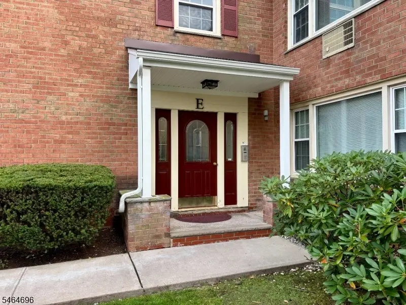 605 Grove St #E10, Clifton, NJ 07013 - #3