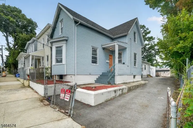 141 Kearney St, Paterson, NJ 07522 - #1