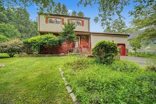 150 Orben Dr, Mount Arlington Boro, NJ 07850