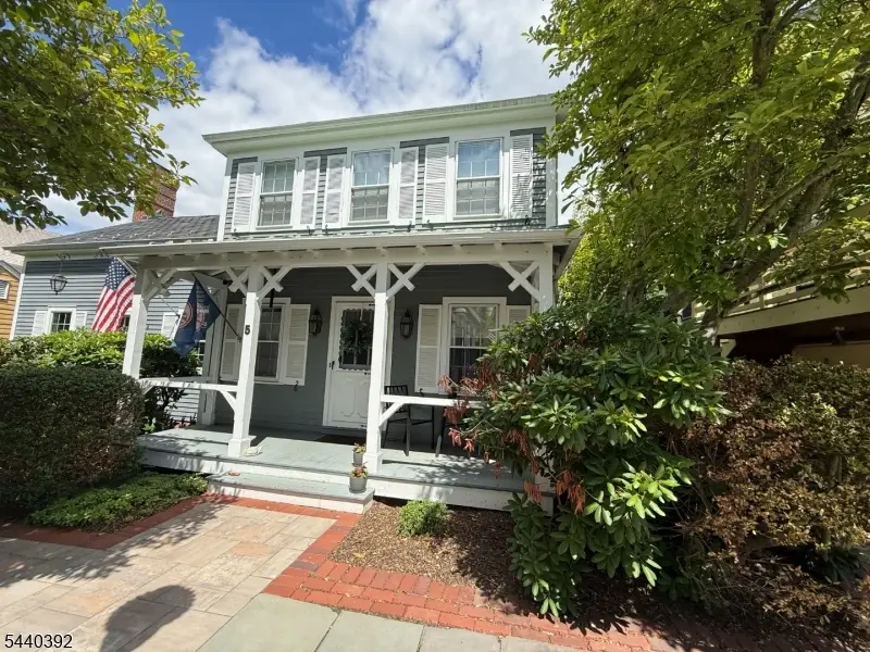5 Murray Hill Sq, New Providence, NJ 07974 - #2