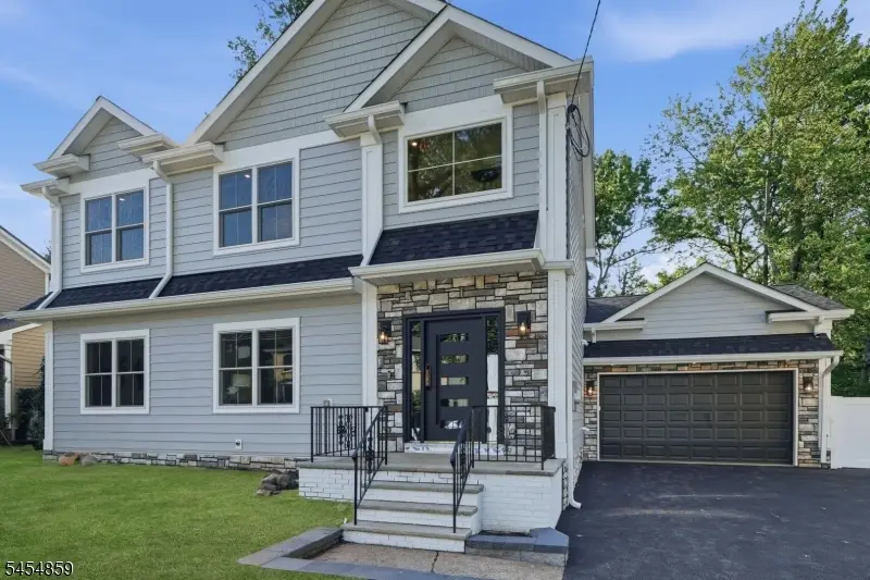 17 Blake Dr, Clark, NJ 07066 - #1