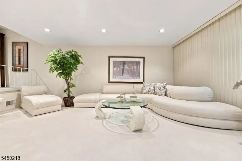 18 Druid Hill Dr, Parsippany, NJ 07054 - #3