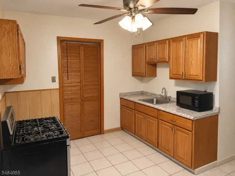 22 Willoughby St #1, Newark, NJ 07112 - #3