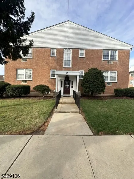 565 Grove St E-16 #16, Clifton City, NJ 07013
