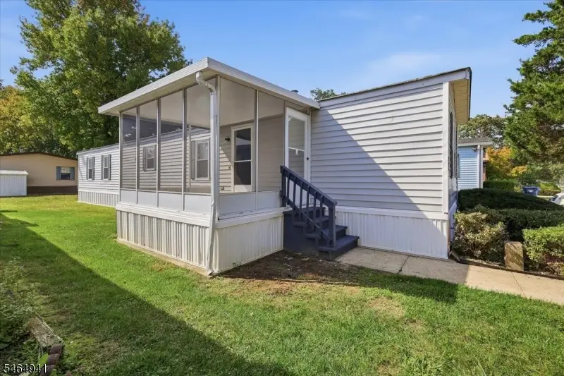 44 Longfellow, North Brunswick, NJ 08902 - #2