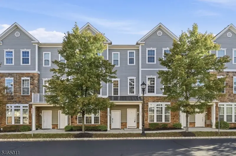 1424 Hudson Cir, Highland Park, NJ 08904 - #2