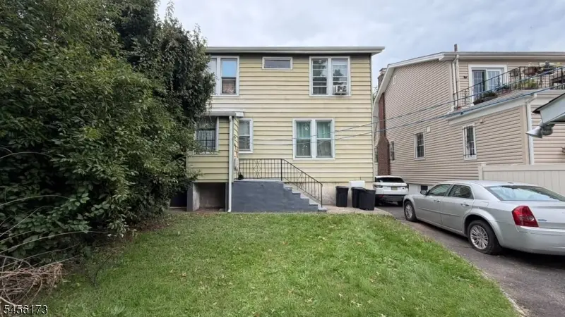 40 Glorieux St, Irvington, NJ 07111 - #3