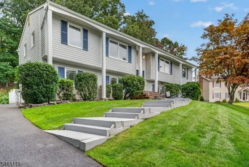 21 Alexandra Rd, Landing, NJ 07850 - #1