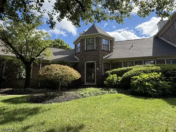 6 Palmer Ct, Florham Park Boro, NJ 07932
