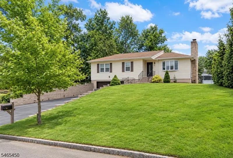1 Longfellow Ln, Clark, NJ 07066 - #1