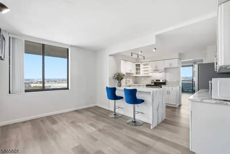 1633 Harmon Cove Tower, Secaucus, NJ 07094 - #1
