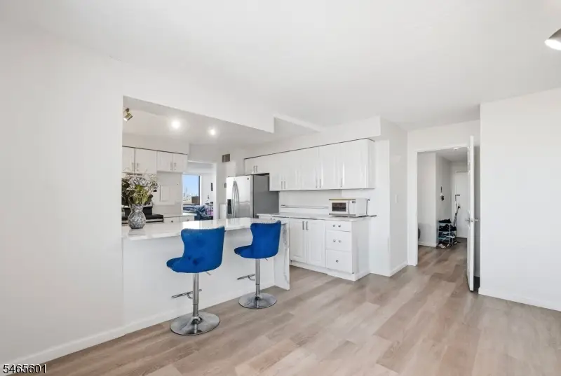 1633 Harmon Cove Tower, Secaucus, NJ 07094 - #2