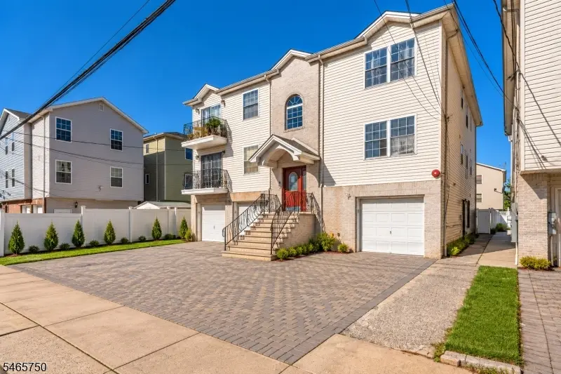 208 Oak St, Elizabeth, NJ 07201 - #3