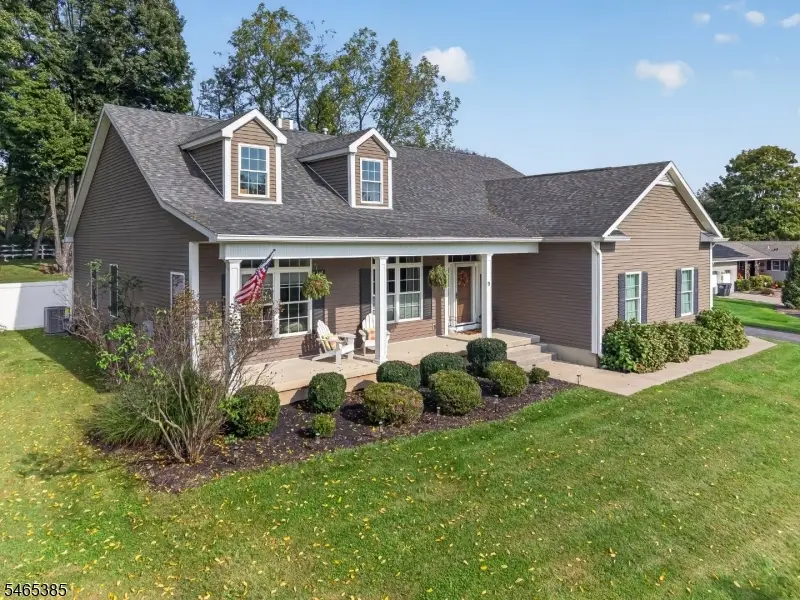 9 Glory Rd, Clinton, NJ 08833 - #1