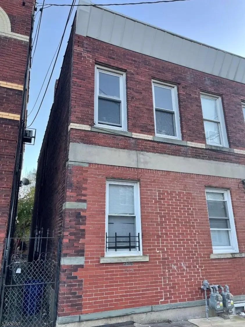 322 S 7th St, Elizabeth, NJ 07202 - #3