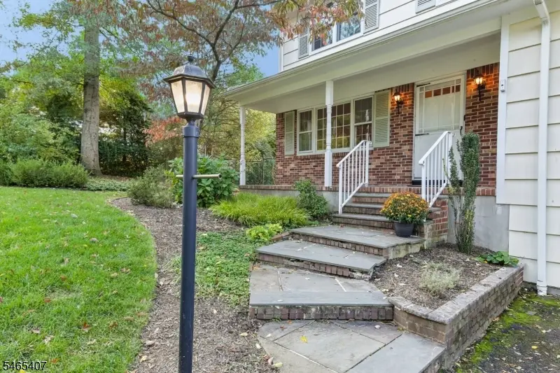 25 Wardle Ave, Berkeley Heights, NJ 07922 - #2
