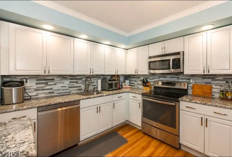 4 B-c Foxwood Dr #C, Morris Plains, NJ 07950 - #3