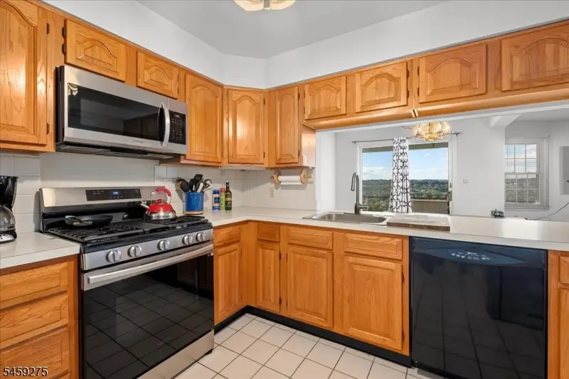 62 Amethyst Ln, Paterson, NJ 07501 - #1