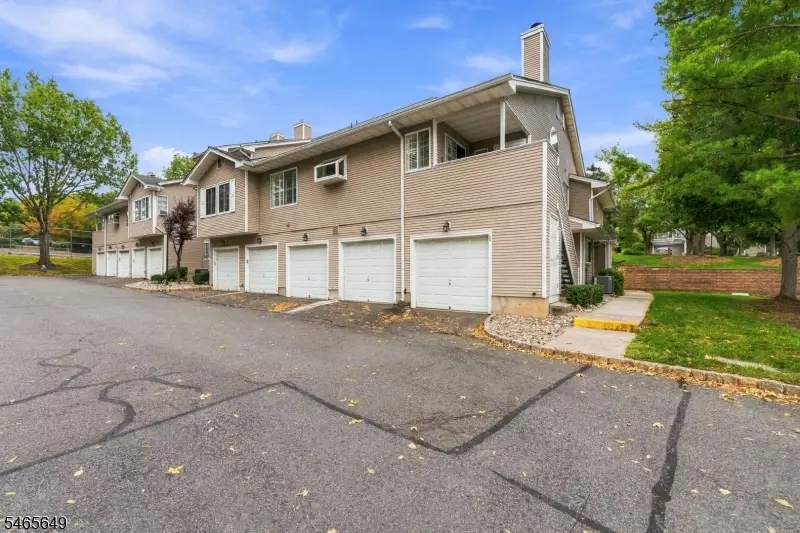 56 Bentley Ct, The Hills, NJ 07921 - #1