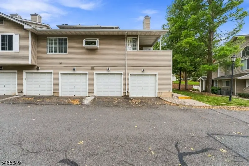 56 Bentley Ct, The Hills, NJ 07921 - #2