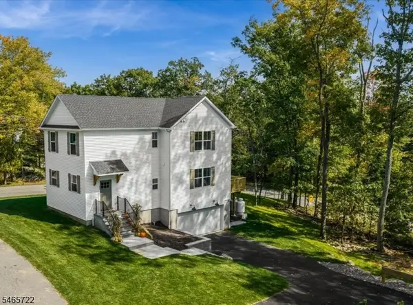 39 Madison Trail, Hopatcong Boro, NJ 07843