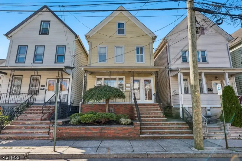 912 Roosevelt St, Elizabeth, NJ 07202 - #1
