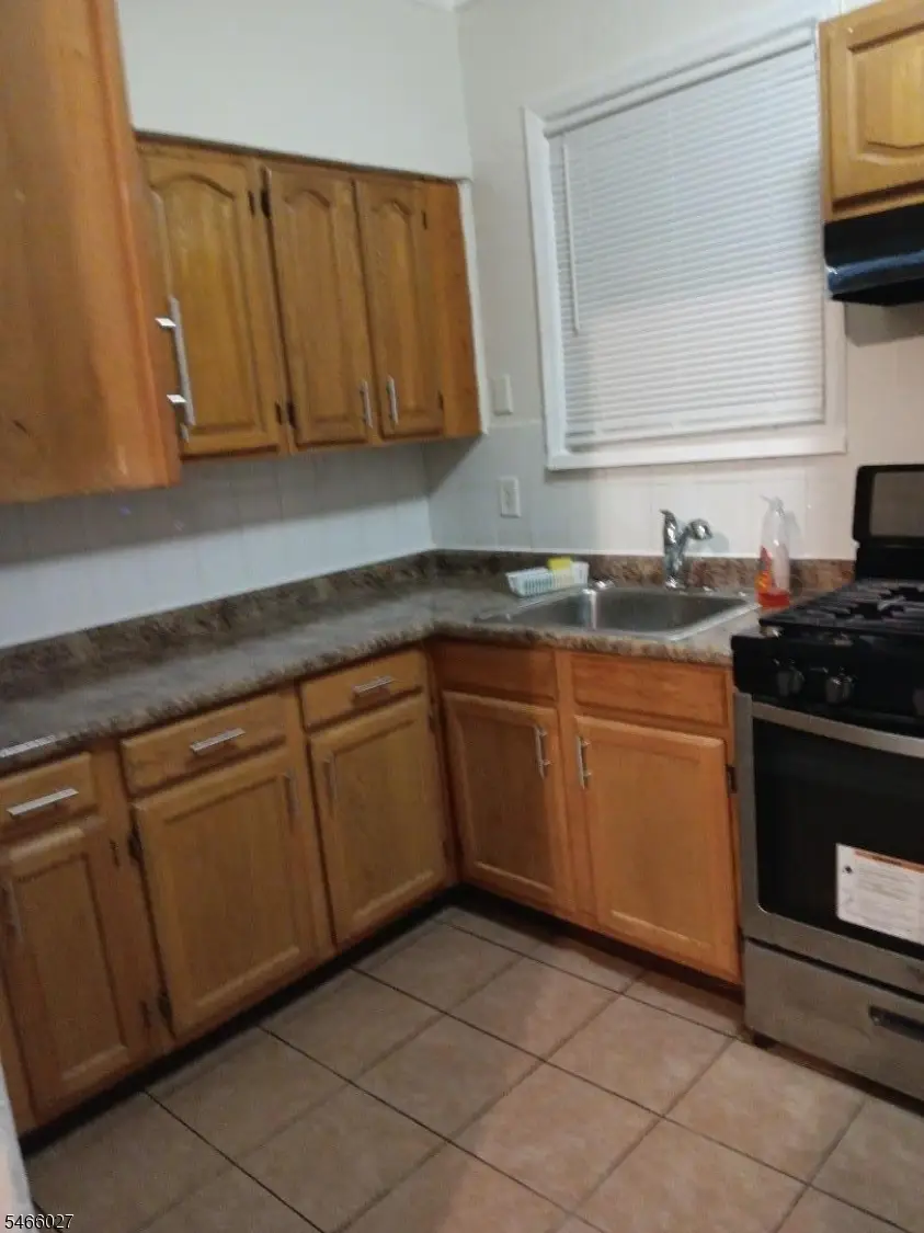 952 Chancellor Ave, Irvington, NJ 07111 - #2