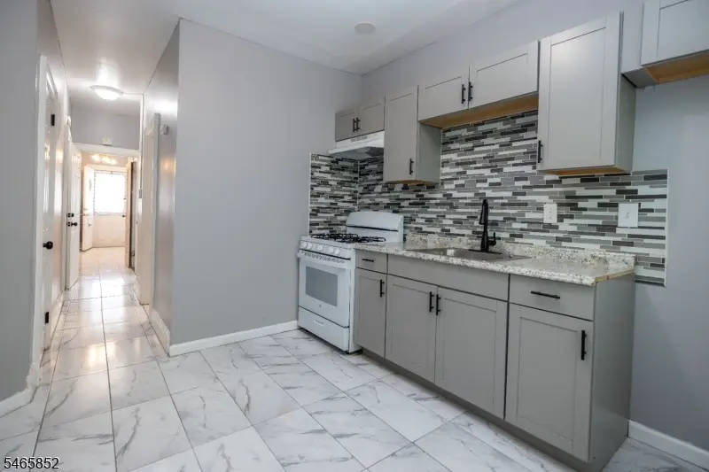 315 Pearsall Ave, Jersey City, NJ 07305 - #2