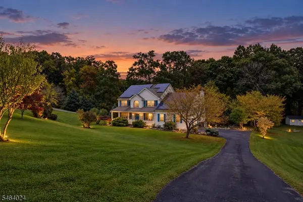18 Cornerstone Dr, Allamuchy Twp., NJ 07840