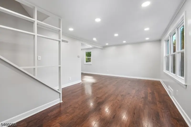 529 Richfield Ave, Kenilworth, NJ 07033 - #3