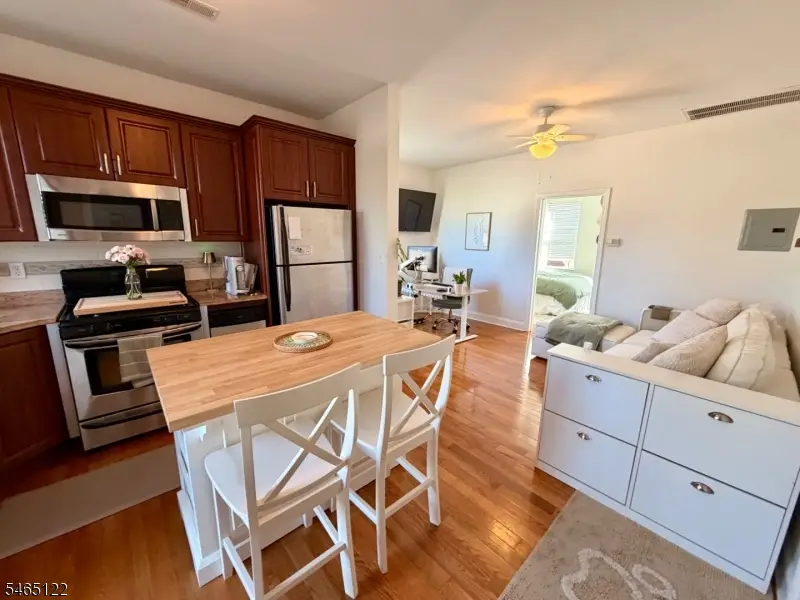 80 Bay St #9, Montclair, NJ 07042 - #2