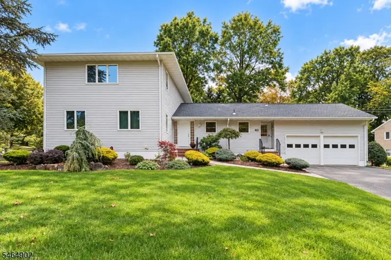 40 Shadowlawn Dr, Livingston, NJ 07039 - #1