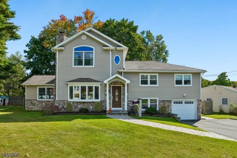 20 Emerson Dr, Livingston, NJ 07039 - #1