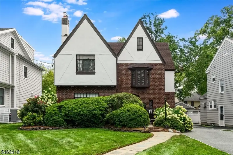 28 S Mountain Rd, Millburn, NJ 07041 - #2