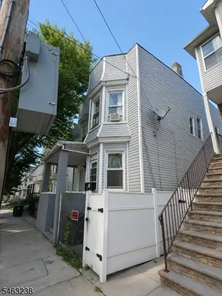 126 S 7th St, Newark City, NJ 07107