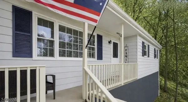 23 Elizabeth Ave, Stanhope Boro, NJ 07874