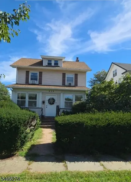 629 Chestnut St, Roselle Park, NJ 07204 - #1