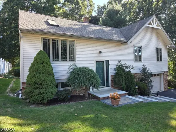 9 Mildred Ave, Hopatcong Boro, NJ 07874