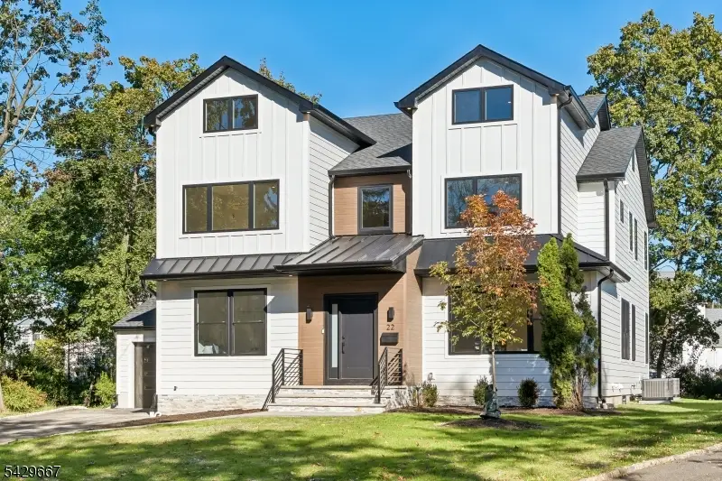 22 Reeve Cir, Millburn, NJ 07041 - #1