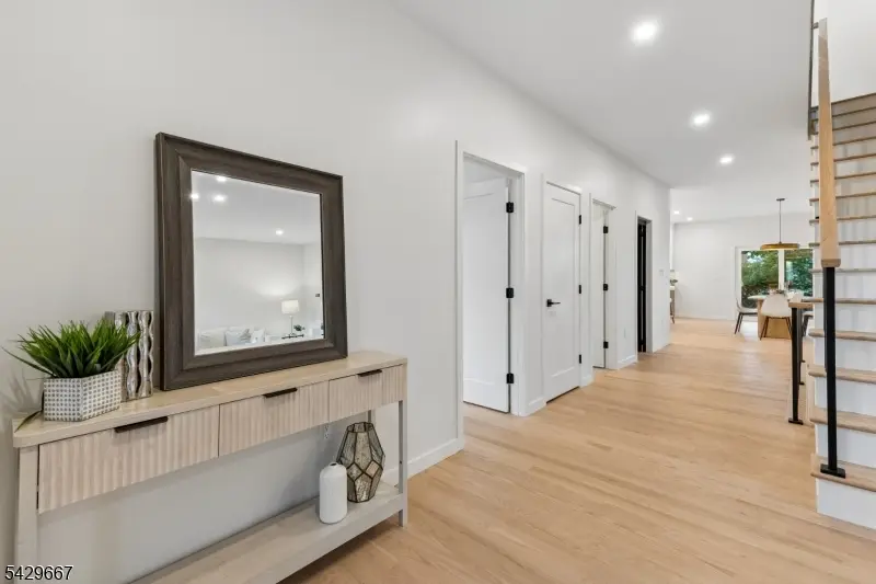 22 Reeve Cir, Millburn, NJ 07041 - #2