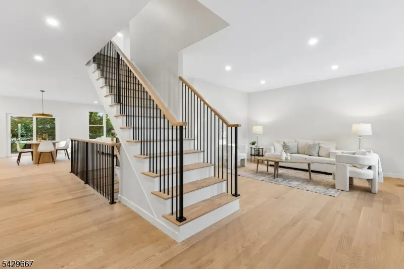 22 Reeve Cir, Millburn, NJ 07041 - #3