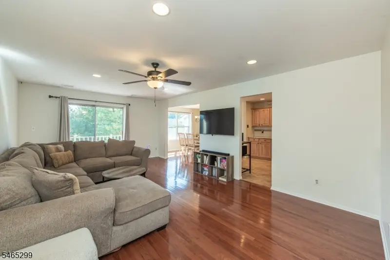 12 Frankie Ln #12, East Hanover, NJ 07936 - #3