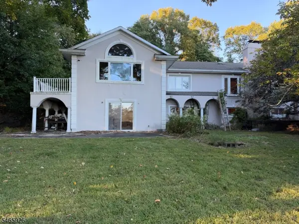 203 Horizon Dr, Boonton Town, NJ 07005