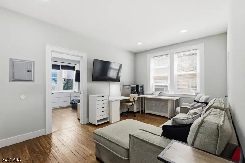 27 Lindsley Pl, East Orange, NJ 07018 - #3