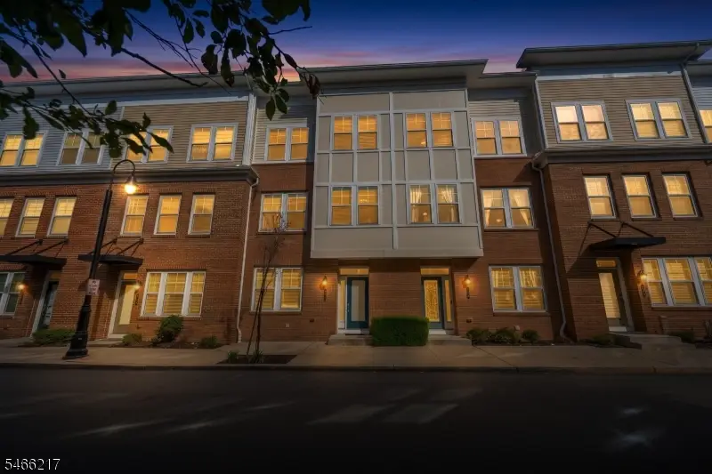 14 Fleet St, North Brunswick, NJ 08902 - #2