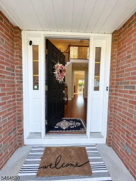 8 Chaucer Dr, Clinton, NJ 08801 - #2