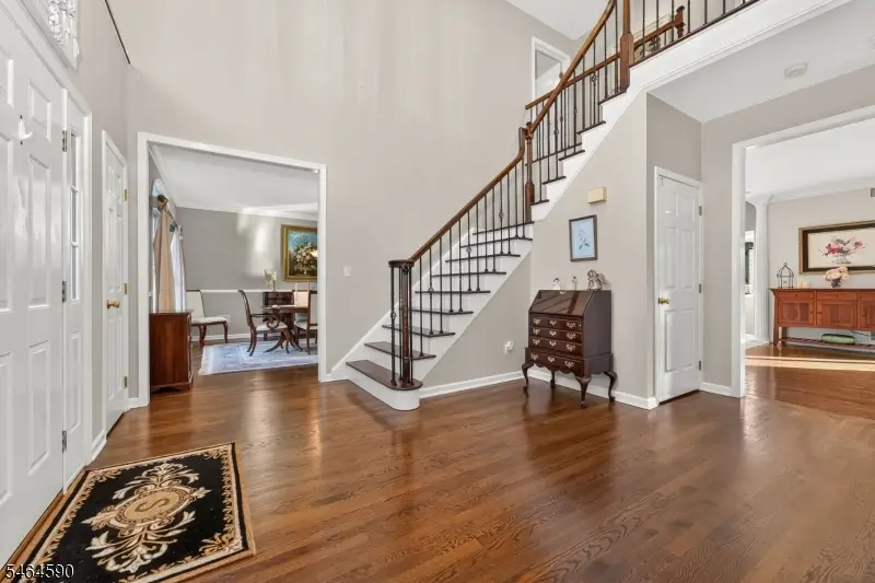 8 Chaucer Dr, Clinton, NJ 08801 - #3