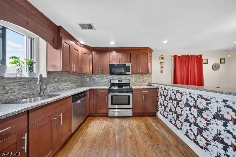 307 Conant St, Hillside, NJ 07205 - #3