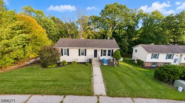 27 Birch Dr, Newton Town, NJ 07860